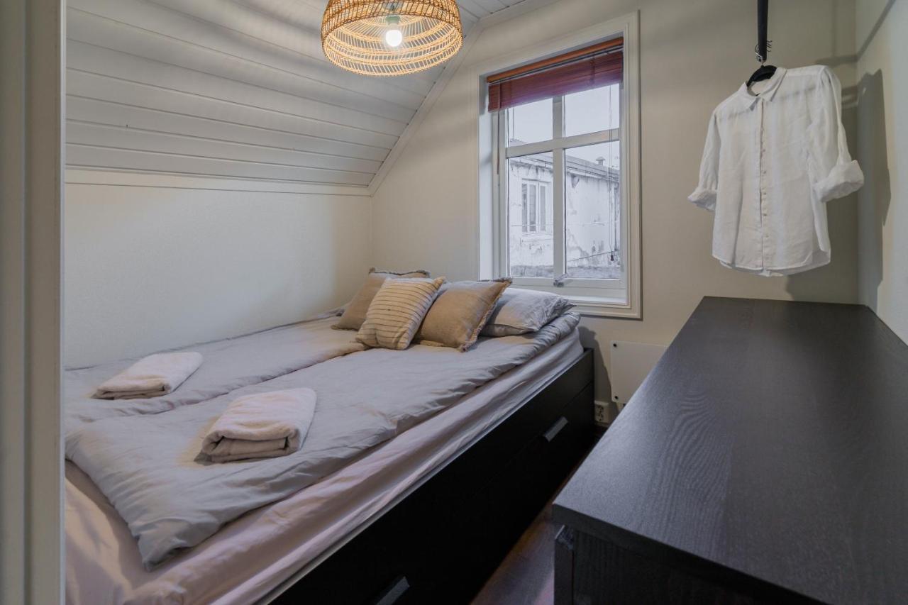 Charming And Bright Apartment In Alesund City Exterior foto