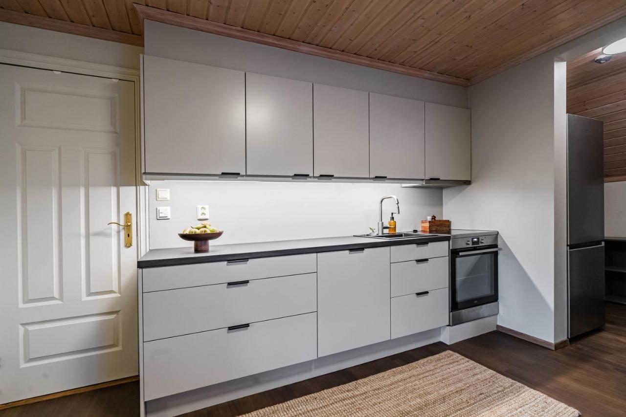 Charming And Bright Apartment In Alesund City Exterior foto