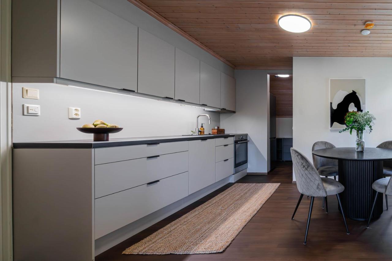Charming And Bright Apartment In Alesund City Exterior foto