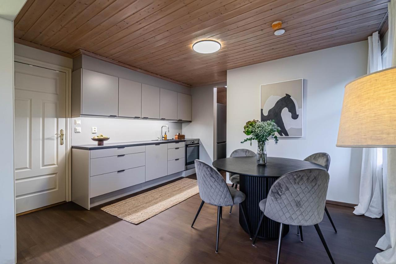 Charming And Bright Apartment In Alesund City Exterior foto