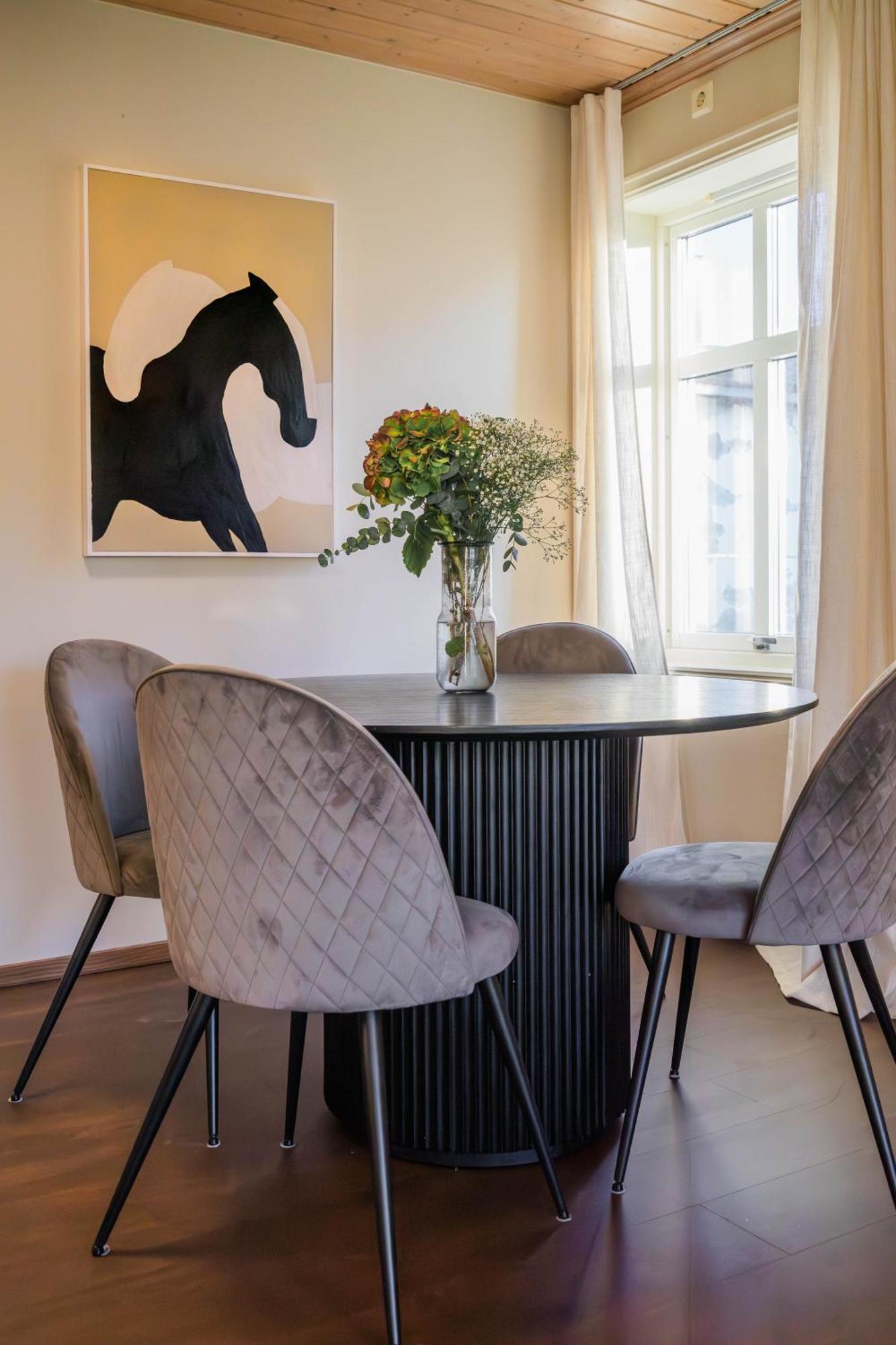 Charming And Bright Apartment In Alesund City Exterior foto